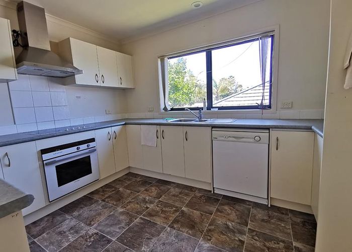  at 21 San Pedro Place, Henderson, Auckland