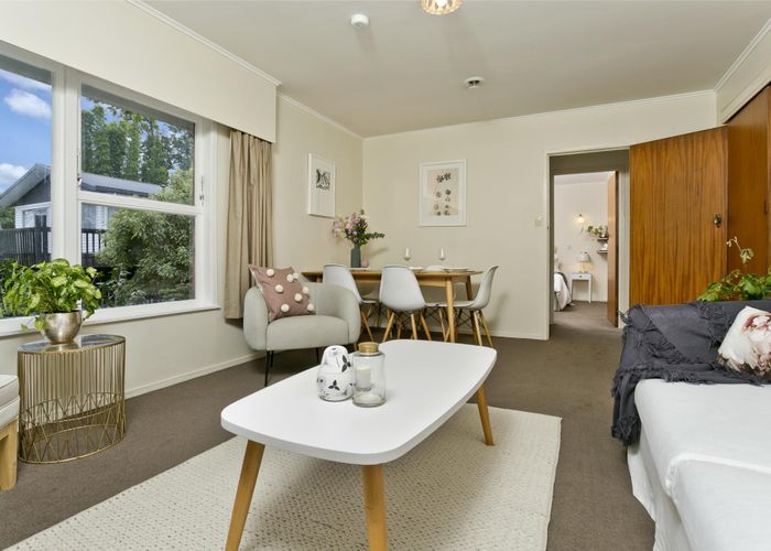  at 2/10 Nea Place, Hillcrest, Auckland