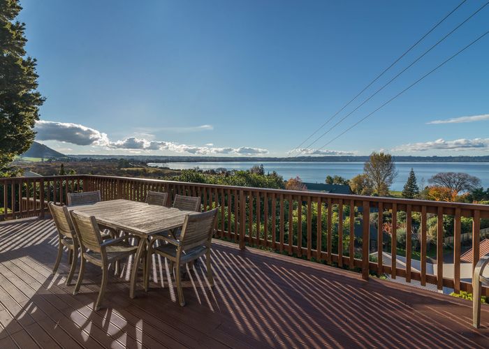 at 8 Aries Place, Kawaha Point, Rotorua