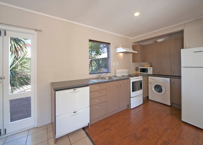  at 2/1214 New North Road, Mount Albert, Auckland