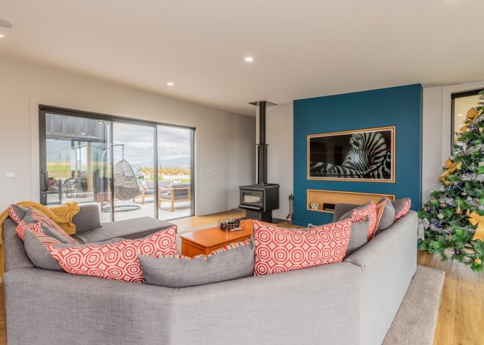  at 213 Golden road, Springvale, Alexandra