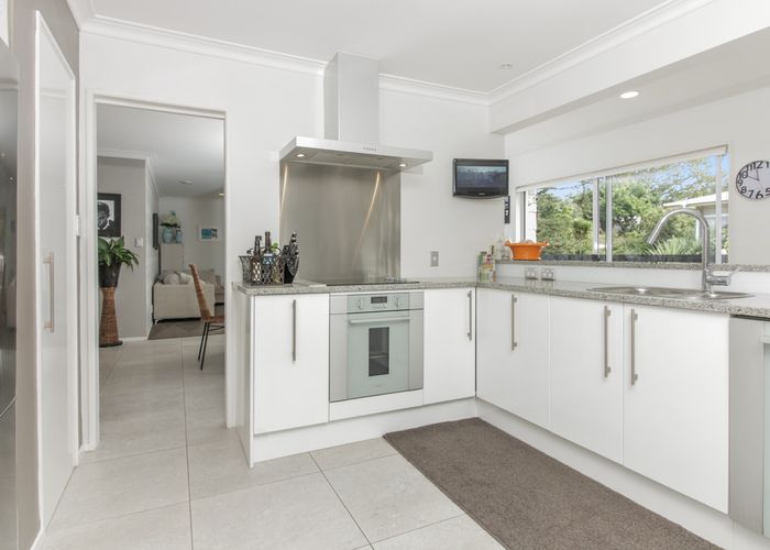  at 48A Marine Parade, Mellons Bay, Auckland