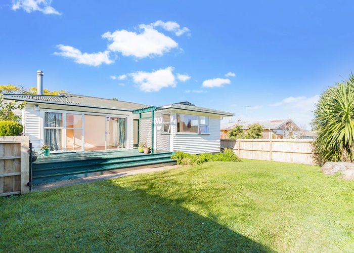  at 21 Blue Spur Way, Glendene, Auckland