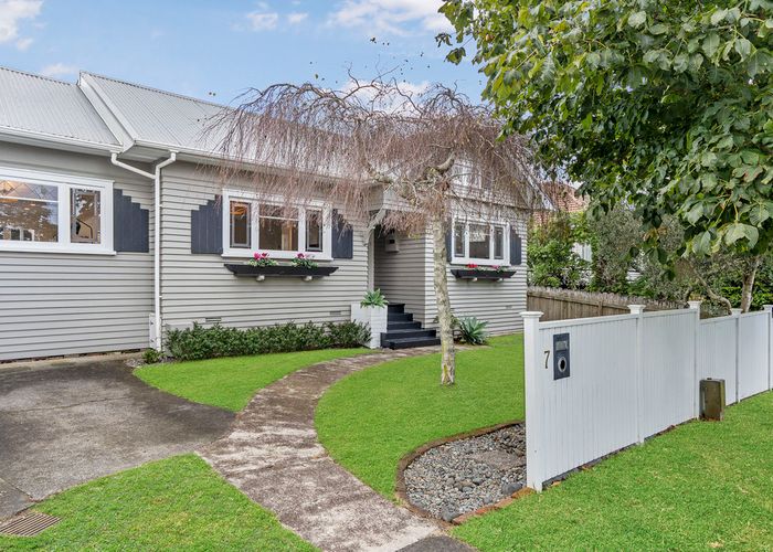  at 7 Kingsway, Three Kings, Auckland