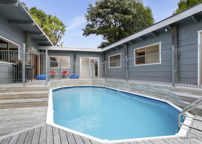  at 114 Mountain Road, Henderson Valley, Auckland