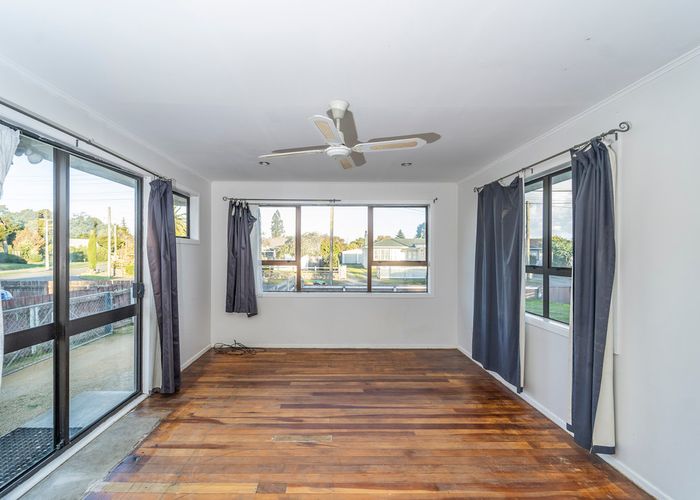  at 112 Oxford Street, Lansdowne, Masterton