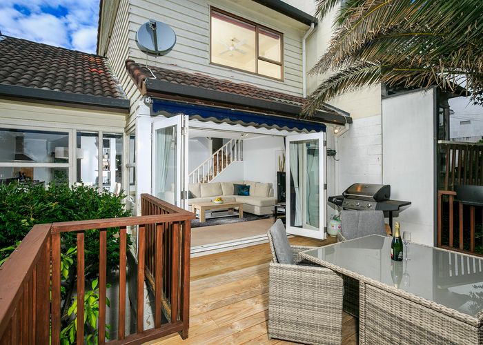  at 2/59 Rangatira Road, Beach Haven, Auckland
