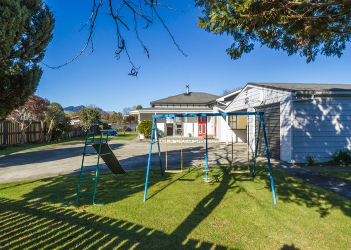  at 84 Whitby Road, Wakefield, Wakefield