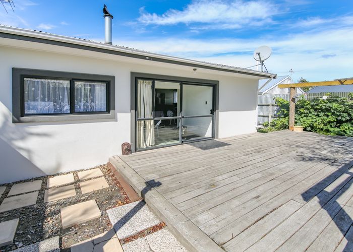  at 14 Kain Street, The Pines Beach, The Pines Beach