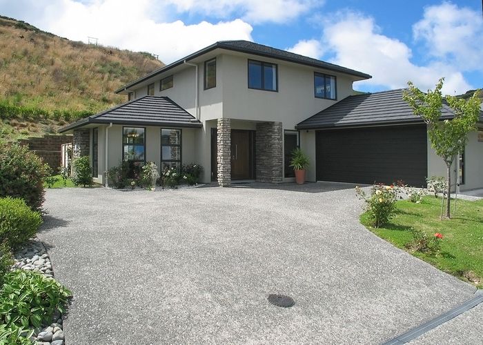 Free property data for 51 Kilkelly Close, Tawa, Wellington homes.co.nz