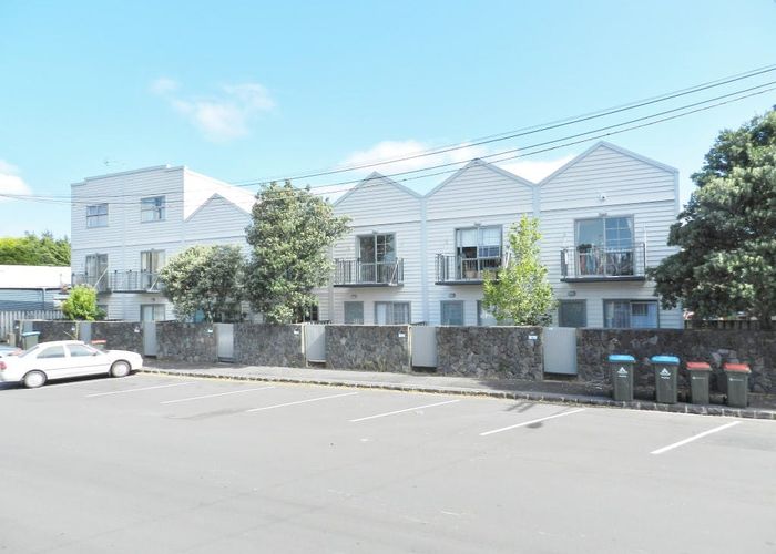  at 4F Dunbar Road, Mount Eden, Auckland