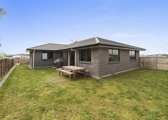  at 8 Ella Place, Grandview Heights, Hamilton