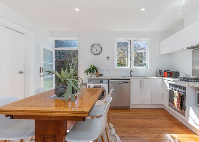  at 34 Parrish Road, Sandringham, Auckland