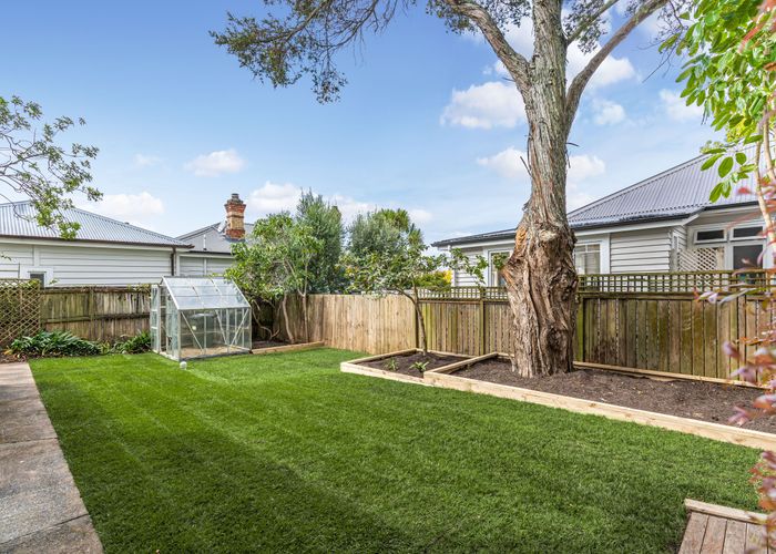  at 8 Bell Road, Remuera, Auckland