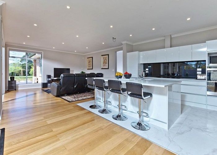  at 22 Lynwood Grove, Albany