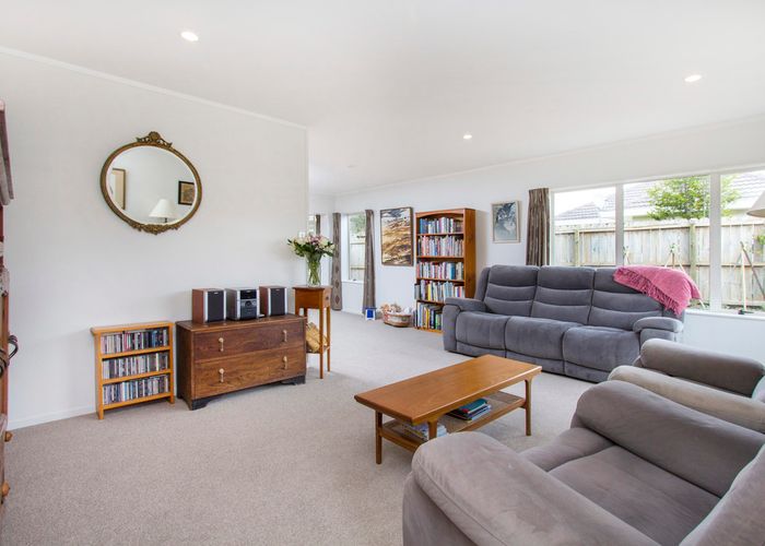  at 22 Shenton Place, Burswood, Auckland