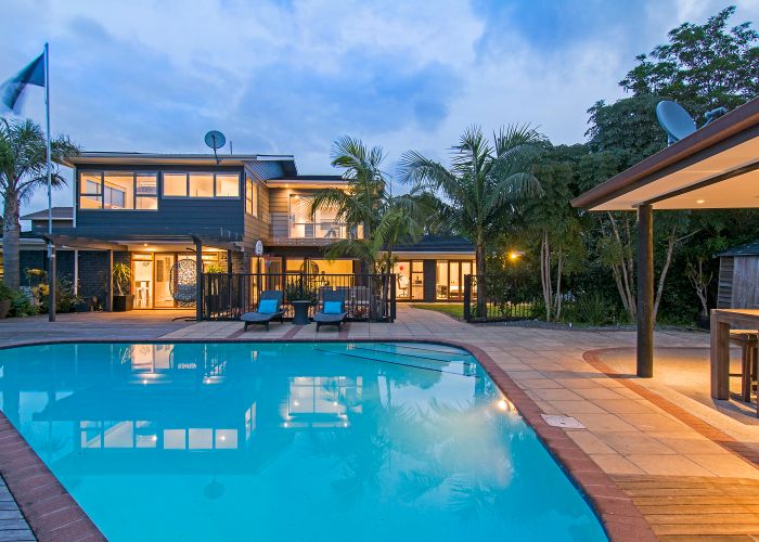  at 14 Davita Place, Farm Cove, Auckland