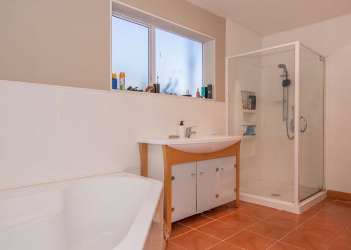 at 10 Golf Links Road, Carters Beach, Westport