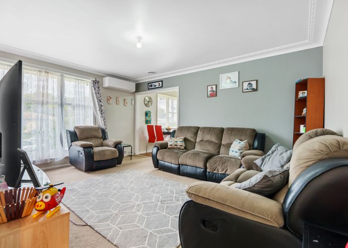  at 14 Julian Place, Otara, Auckland