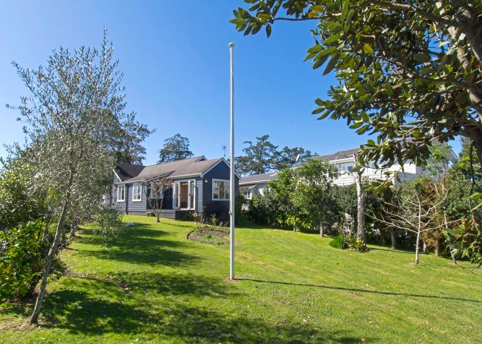  at 62 Marine Parade, Mellons Bay, Auckland