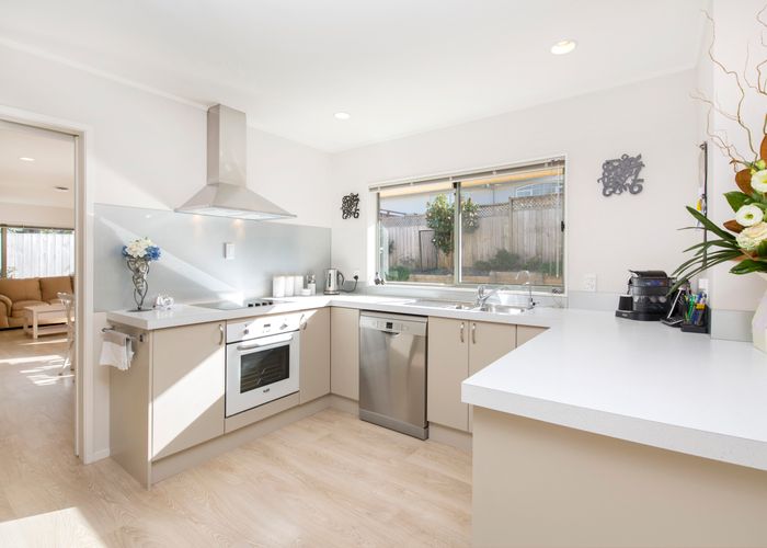  at 2/8 Alicia Road, Somerville, Auckland