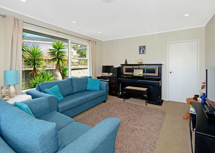  at 1/1A Hatherlow Street, Glenfield, Auckland