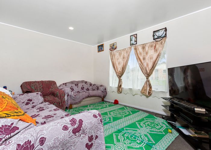  at 22 Waldos Way, Mangere, Auckland
