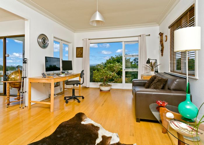  at 255 Glenfield Road, Hillcrest, Auckland
