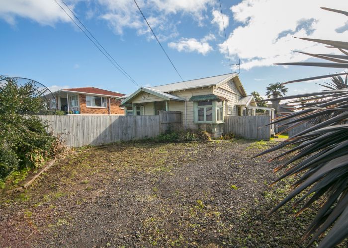  at 2 Patterson Street, Sandringham, Auckland