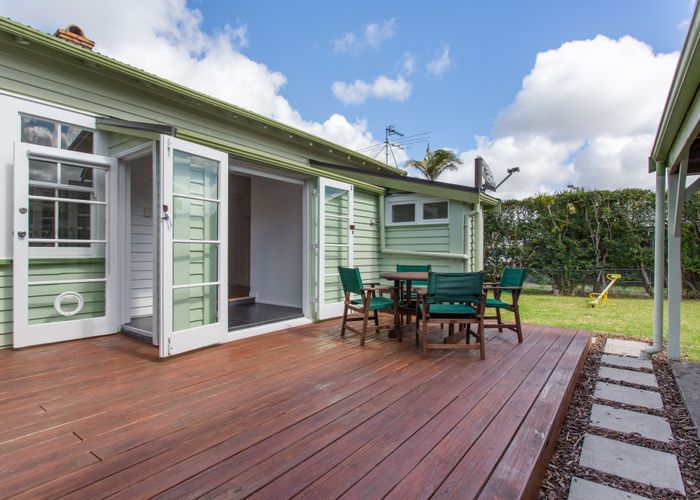  at 2/3 Orchard Street, Avondale, Auckland