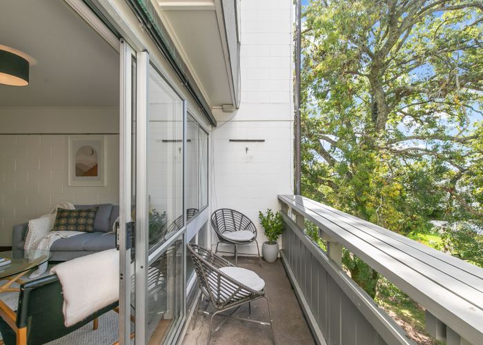  at 9/79 Beresford Street West, Freemans Bay, Auckland