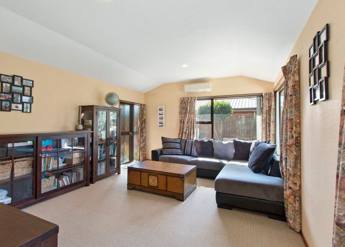  at 2/82 Waratah Street, Avondale, Christchurch