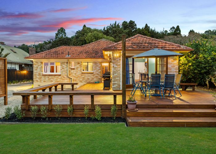 Free property data for 15 Beach Road, Pahurehure, Papakura homes.co.nz