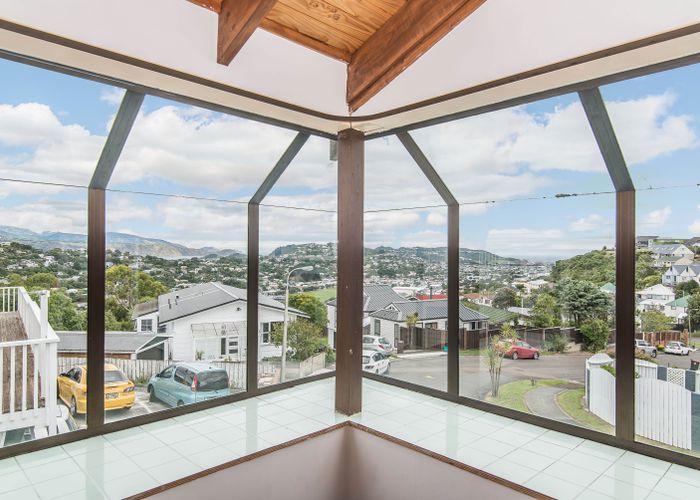  at 14 Arahanga Grove, Maupuia, Wellington