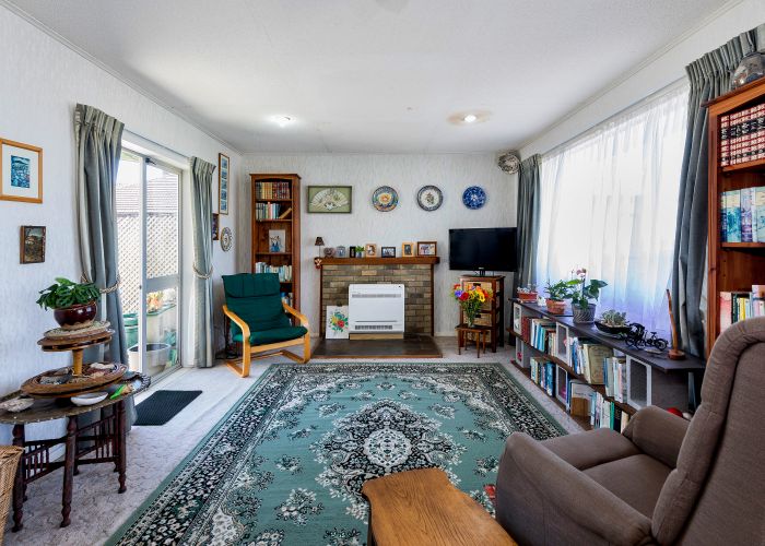  at 86 Hepburn Road, Glendene, Auckland