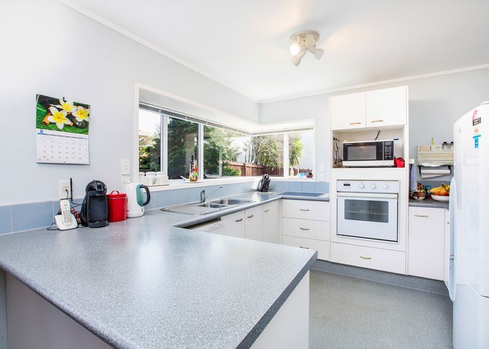  at 3 Sorbonne Close, Albany, Auckland