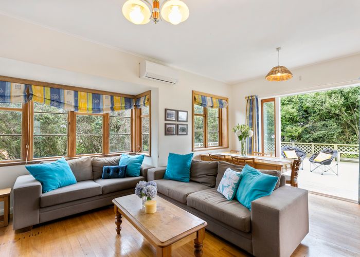  at 6 Sunshine Avenue, Karori, Wellington