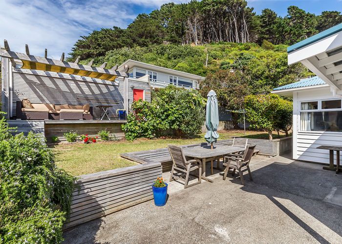  at 10 Pinnacle Street, Seatoun, Wellington