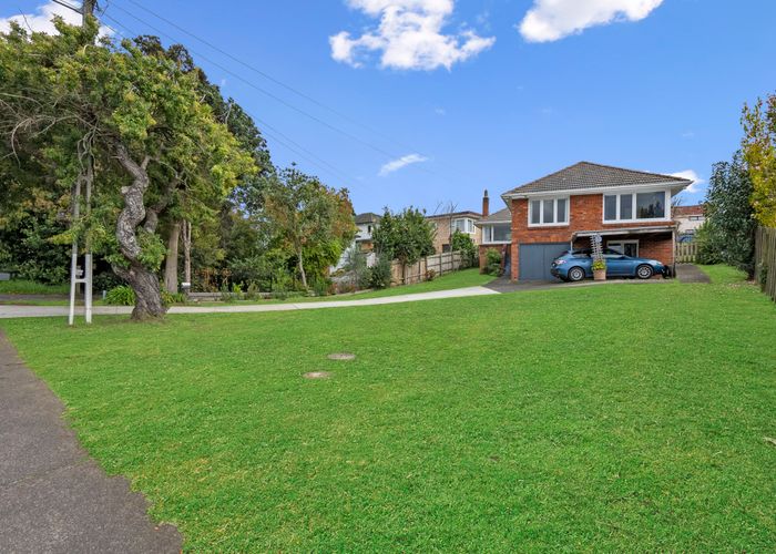  at 103 White Swan Road, Mount Roskill, Auckland