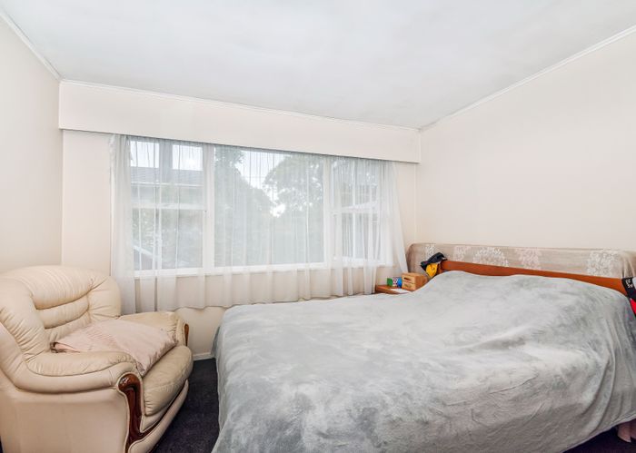  at 1/12 Wairakei Street, Greenlane, Auckland