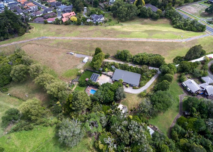  at 14A Gracechurch Drive, Flat Bush, Auckland