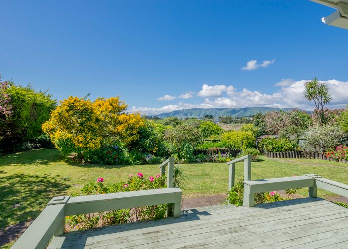  at 33 Eruini Street, Waikanae Beach, Waikanae