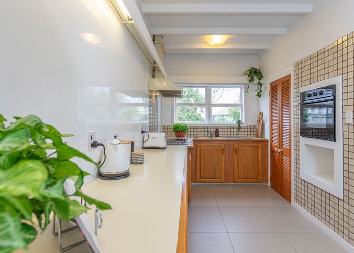  at 5 Bannerman Road, Morningside, Auckland