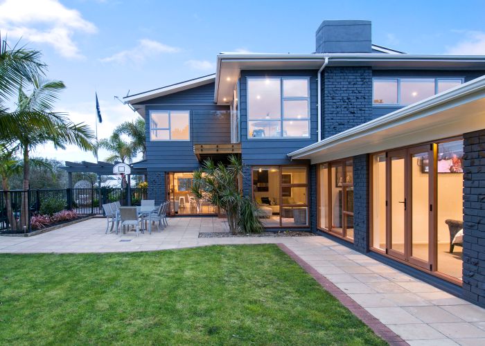  at 14 Davita Place, Farm Cove, Auckland
