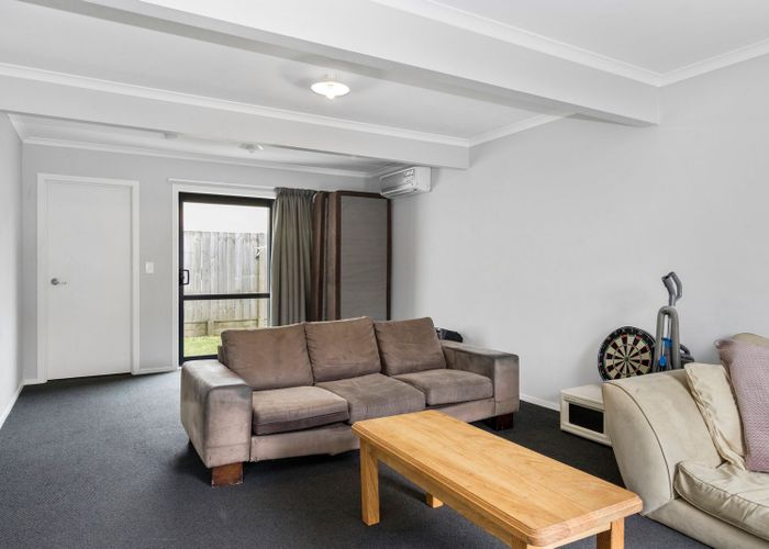  at 2/24 Hogan Street, Hamilton East, Hamilton