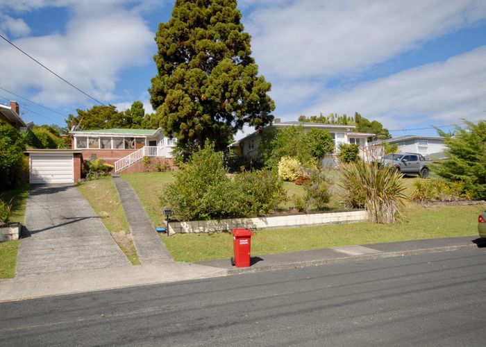  at 18 William Souter Street, Forrest Hill, Auckland