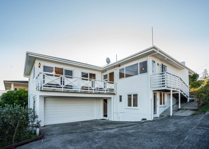  at 7 Brighton Terrace, Mairangi Bay, Auckland