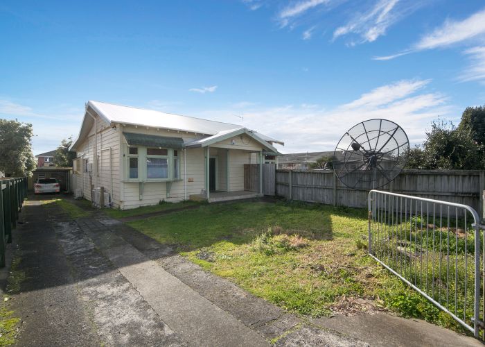  at 2 Patterson Street, Sandringham, Auckland