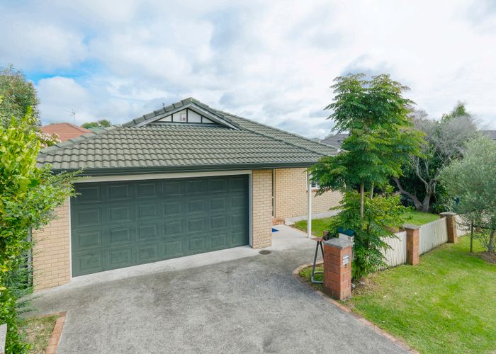  at 3/4 Lucienne Drive, Ranui, Auckland