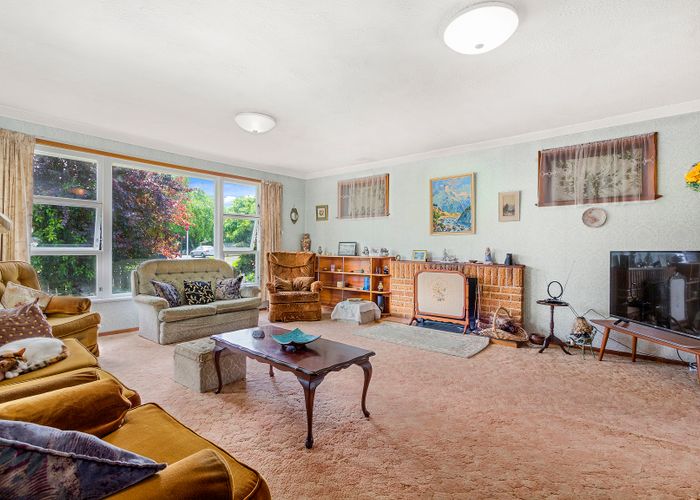  at 2 Victoria Street, Ebdentown, Upper Hutt